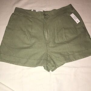 NWT Joie High Rise Pleated Shorts - Size L